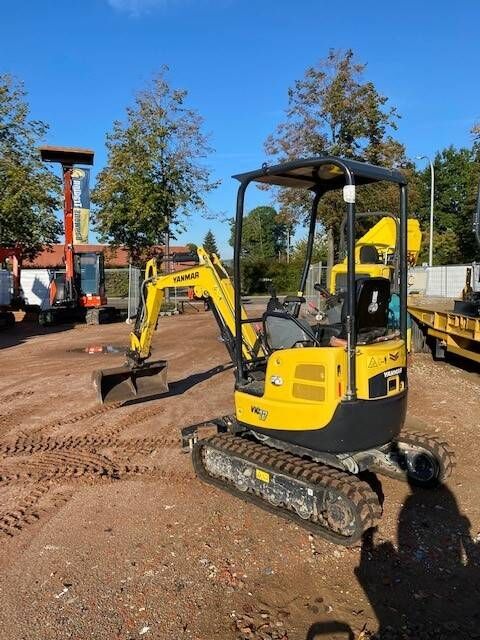 حفارة صغيرة Yanmar Vio 17