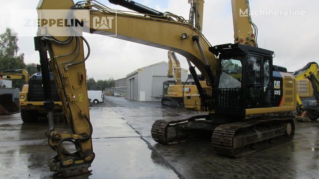 حفارة مجنزرة Caterpillar 323FL