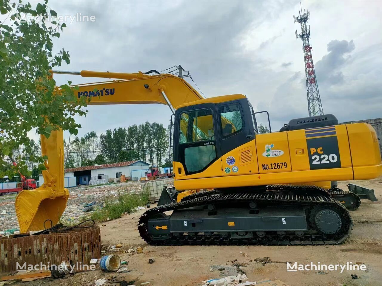 حفارة مجنزرة Komatsu PC200